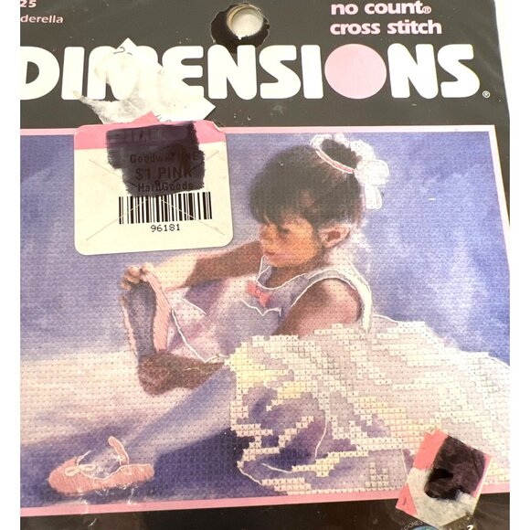 Dimensions No Count Cross Stitch Kit Cinderella 7" X 5" - Picture 2 of 3